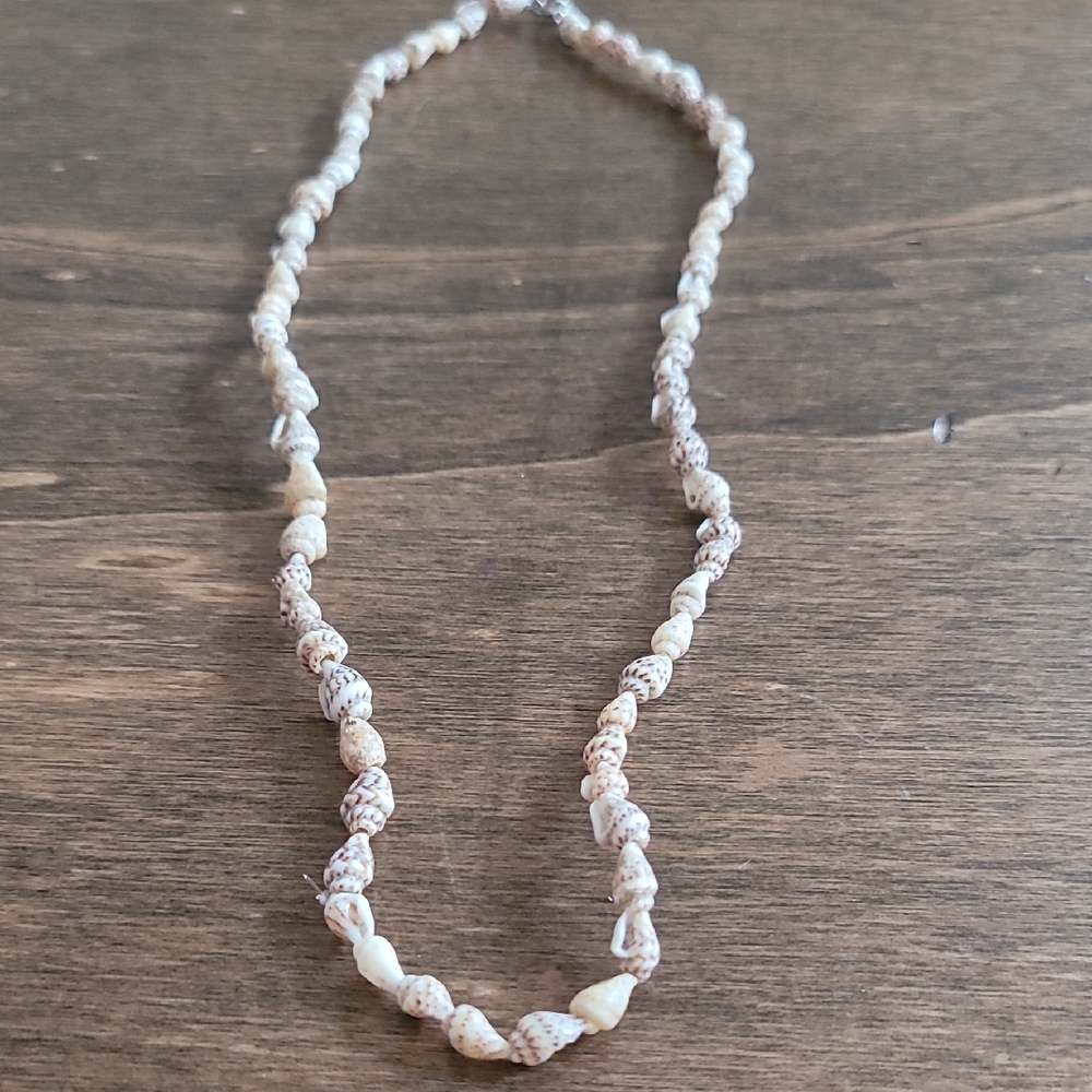 Elegant Knotted Shell Necklace